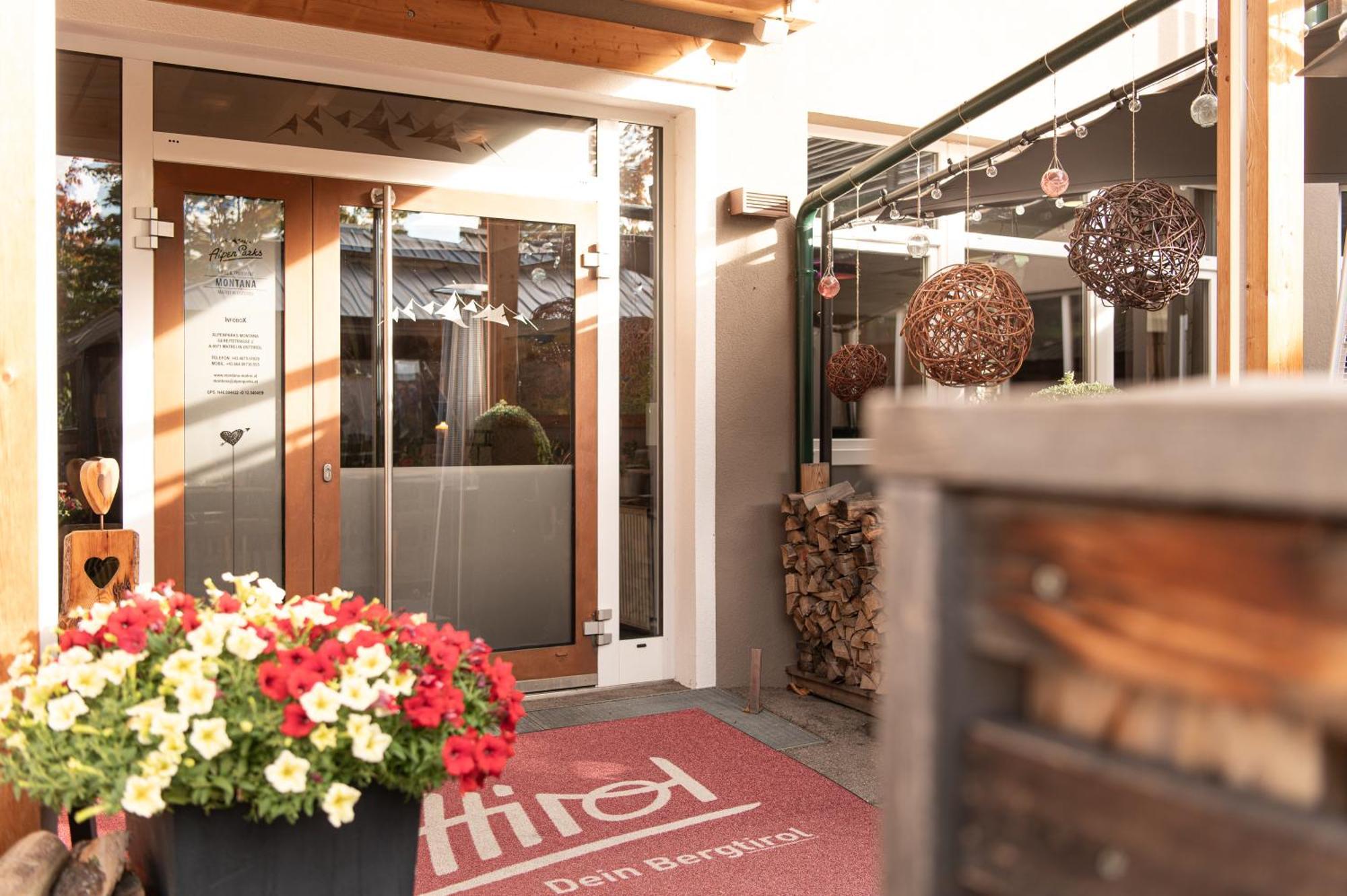 Alpenparks Hotel Montana Matrei in Osttirol Exterior foto
